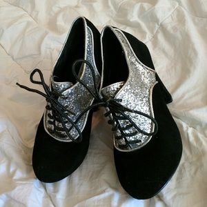 Kimchi Blue Sequin Oxford Heels NIB